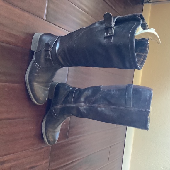 Brown boots - Picture 2 of 4